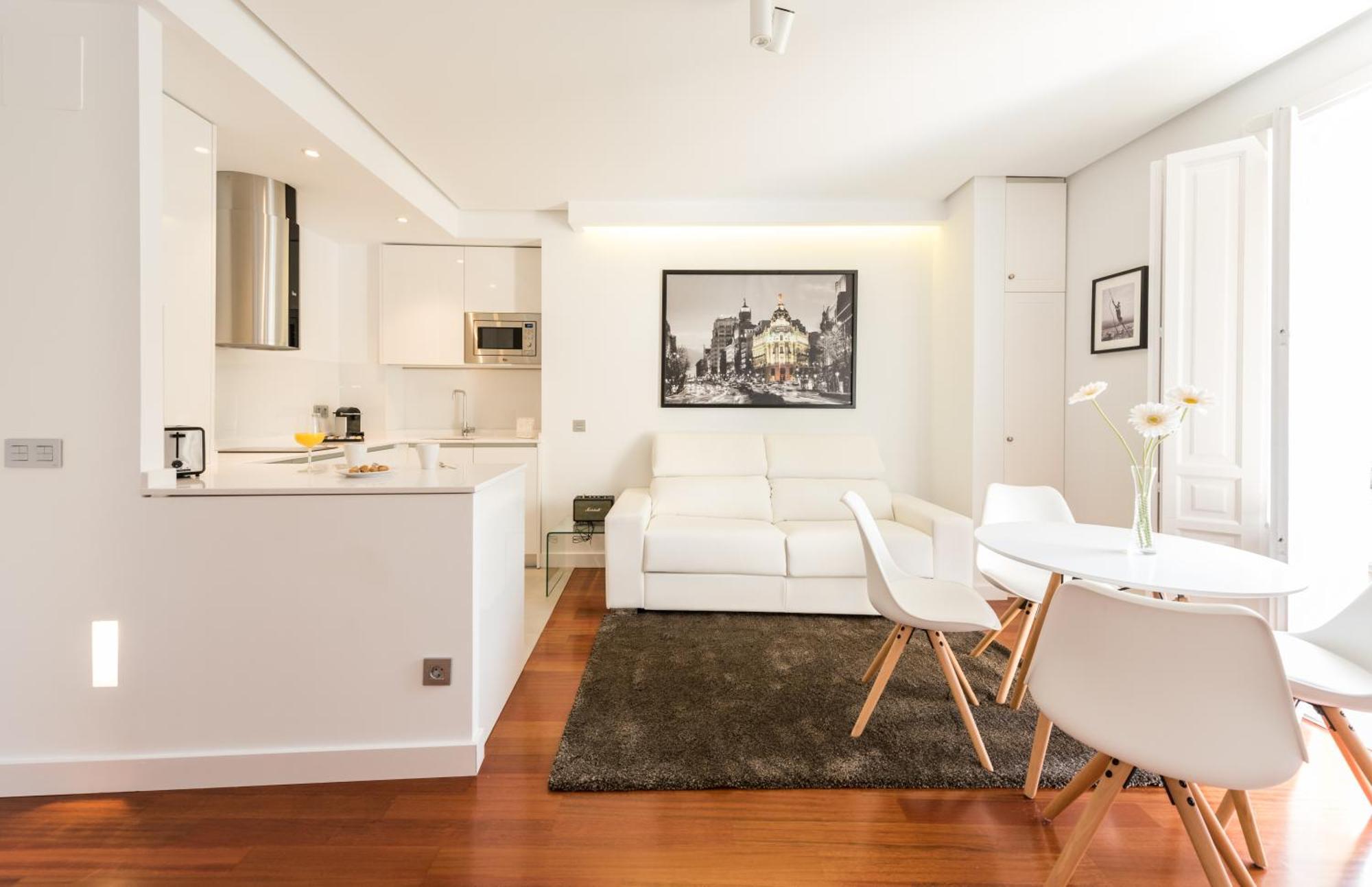 Santa Ana Plaza Apartment *