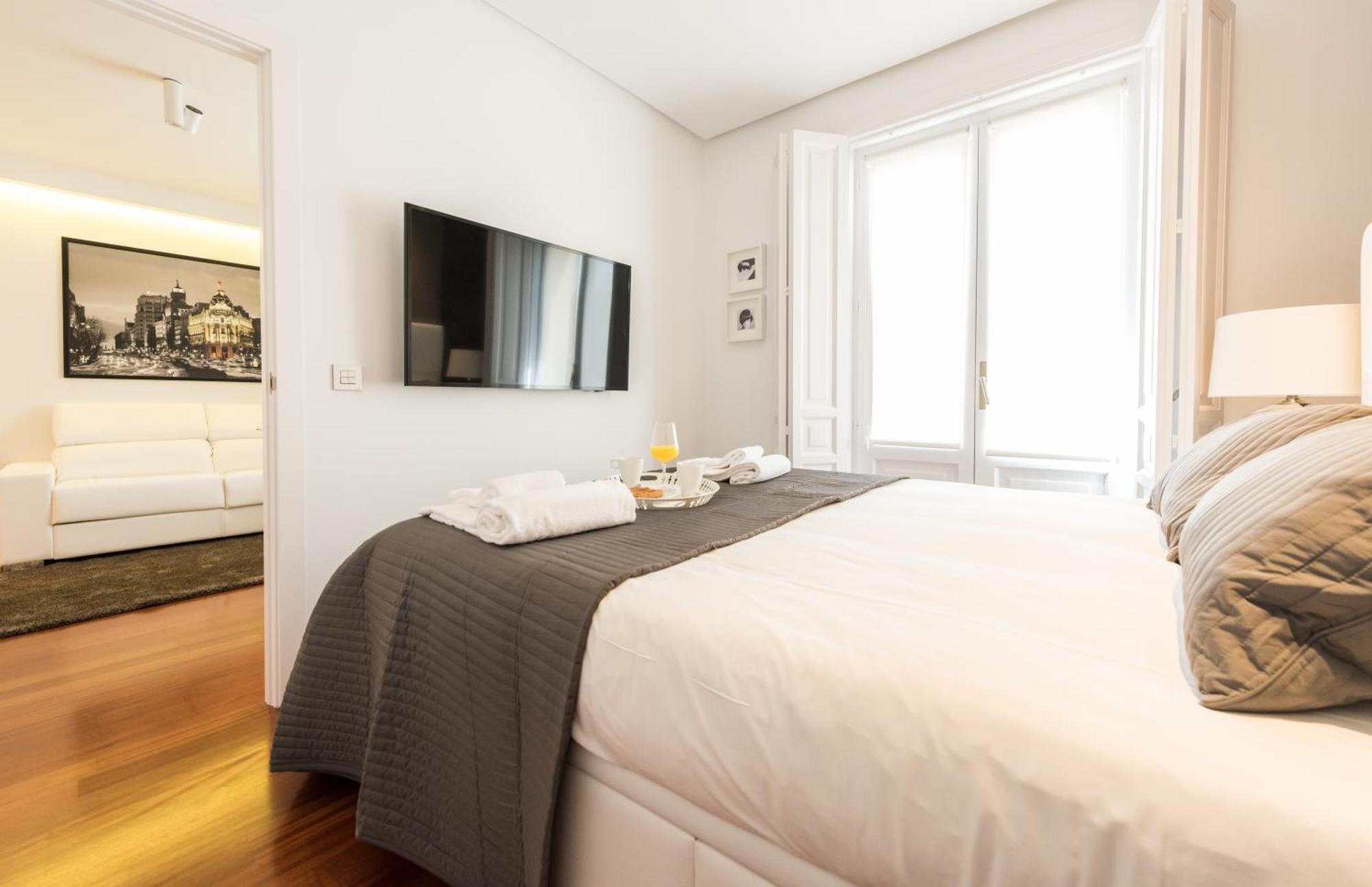Santa Ana Plaza Apartment *
