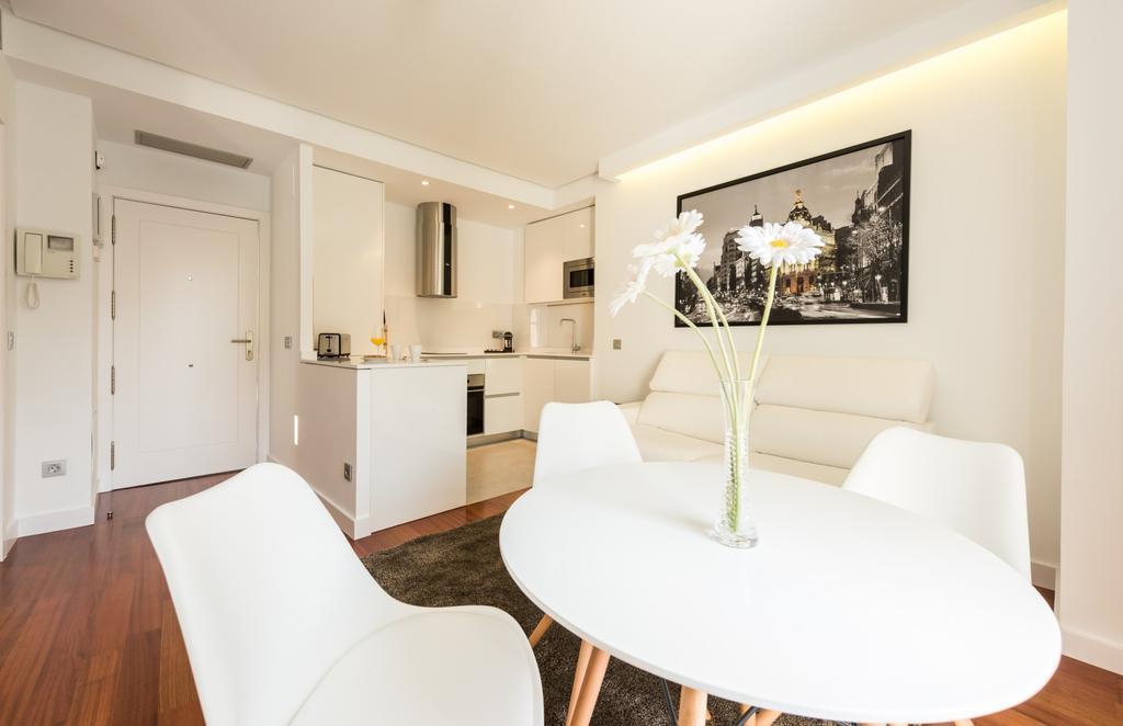 Santa Ana Plaza Apartment *